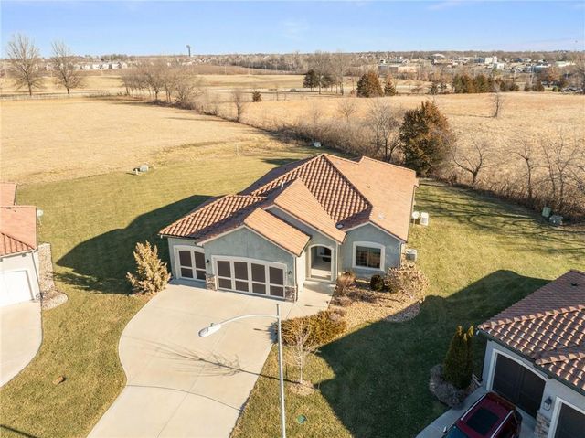 3901 SW Odell Drive, Lee's Summit, MO 64082