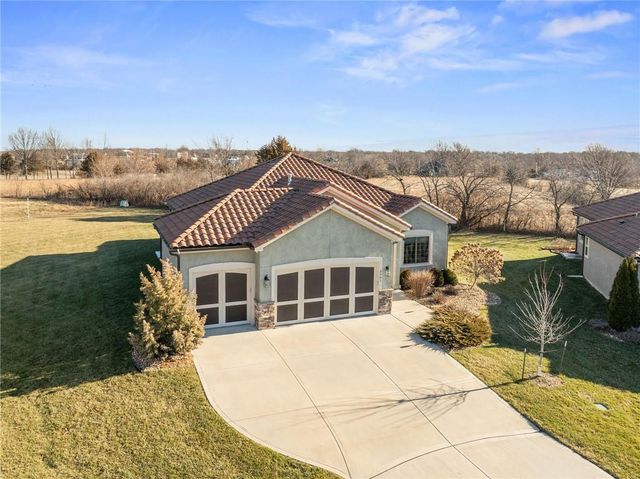 3901 SW Odell Drive, Lee's Summit, MO 64082
