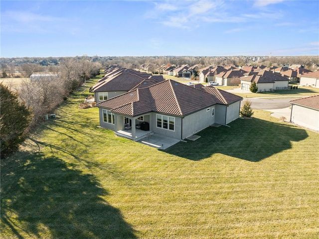 3901 SW Odell Drive, Lee's Summit, MO 64082