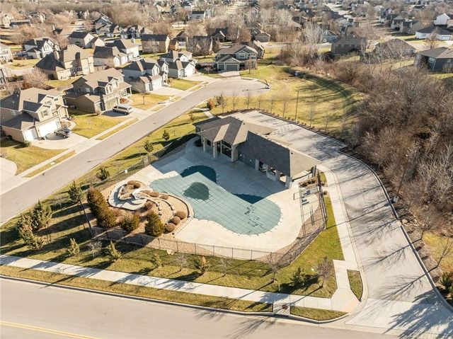 3901 SW Odell Drive, Lee's Summit, MO 64082