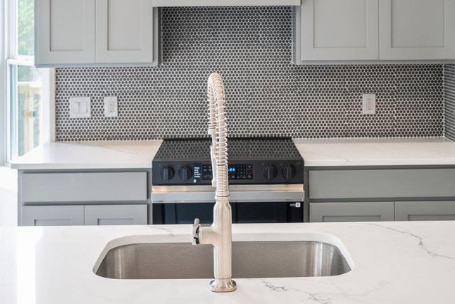 98 Whispering Valley DR, Wimberley, TX 78676