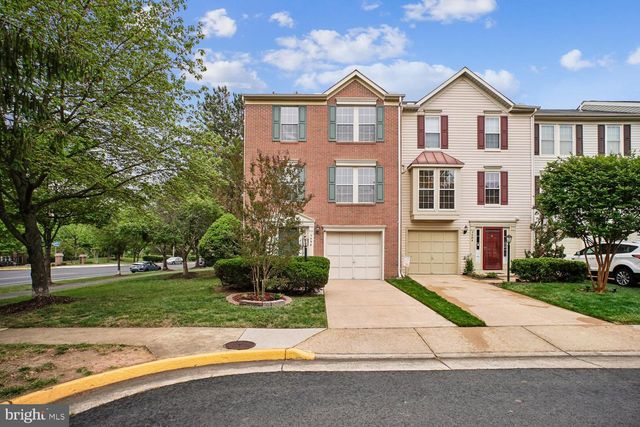 7496 GADSBY SQ, Alexandria, VA 22315