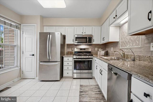 7496 GADSBY SQ, Alexandria, VA 22315