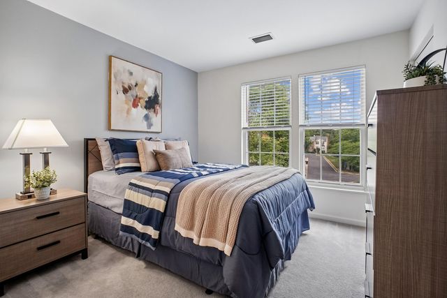 7496 GADSBY SQ, Alexandria, VA 22315