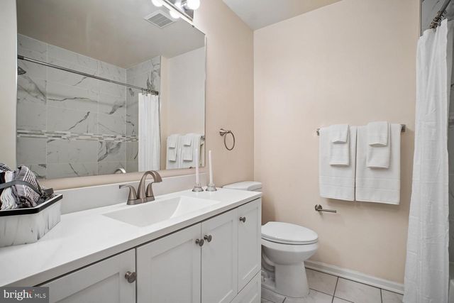 7496 GADSBY SQ, Alexandria, VA 22315