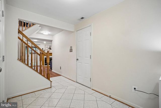 7496 GADSBY SQ, Alexandria, VA 22315