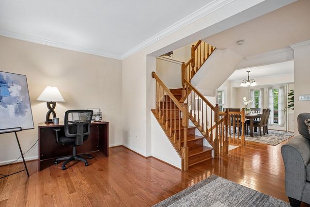 7496 GADSBY SQ, Alexandria, VA 22315