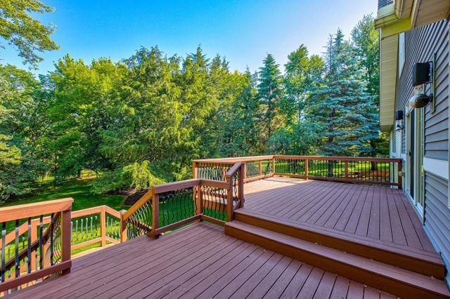 442 Wren Lane, Hudson, WI 54016