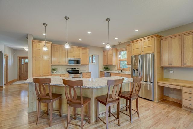 442 Wren Lane, Hudson, WI 54016