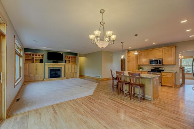 442 Wren Lane, Hudson, WI 54016