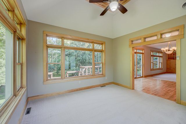 442 Wren Lane, Hudson, WI 54016