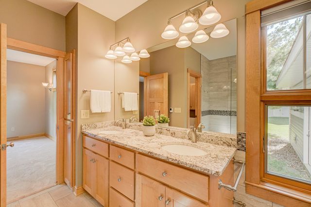442 Wren Lane, Hudson, WI 54016