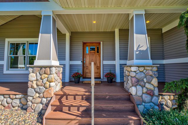 442 Wren Lane, Hudson, WI 54016