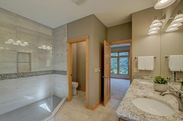 442 Wren Lane, Hudson, WI 54016