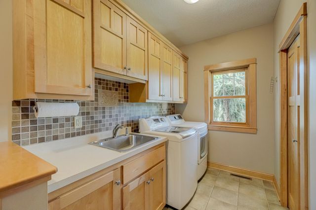 442 Wren Lane, Hudson, WI 54016