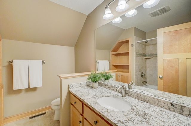 442 Wren Lane, Hudson, WI 54016