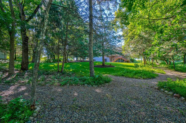 442 Wren Lane, Hudson, WI 54016