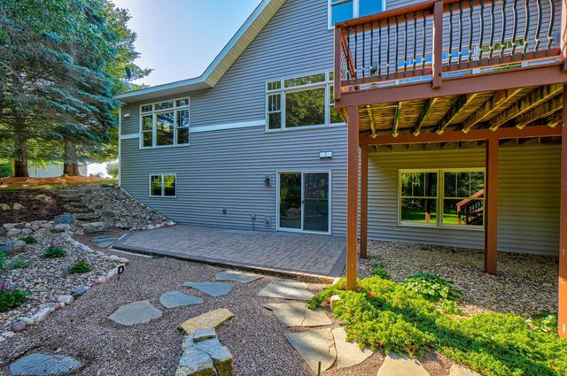 442 Wren Lane, Hudson, WI 54016