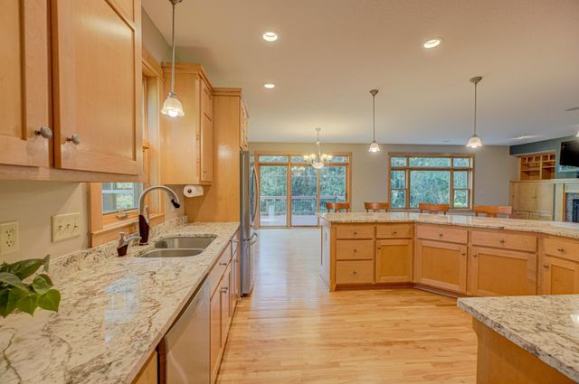 442 Wren Lane, Hudson, WI 54016