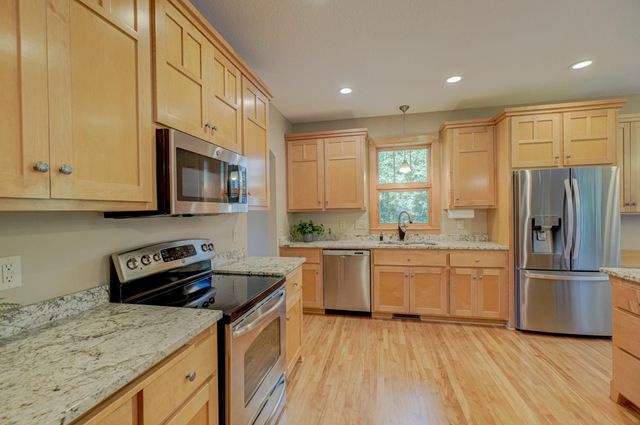 442 Wren Lane, Hudson, WI 54016