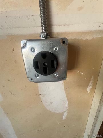 2641 Saint Vincent Avenue, St Louis, MO 63104