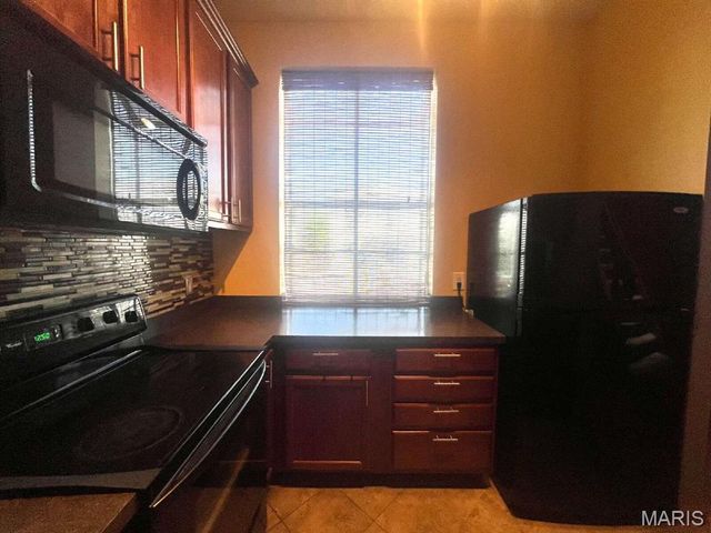 2641 Saint Vincent Avenue, St Louis, MO 63104