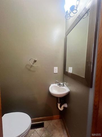 2641 Saint Vincent Avenue, St Louis, MO 63104