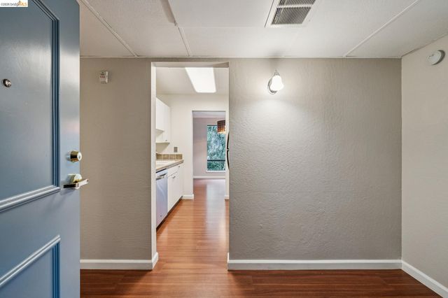 300 N Civic Dr 403, Walnut Creek, CA 94596