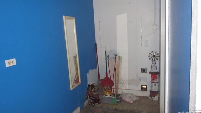 9221 Nelson Rd., San Antonio, TX 78252