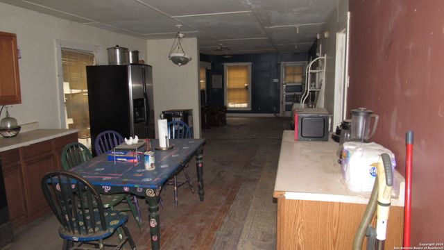 9221 Nelson Rd., San Antonio, TX 78252