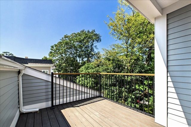 305 Chestnut Ave 5, Boston, MA 02130