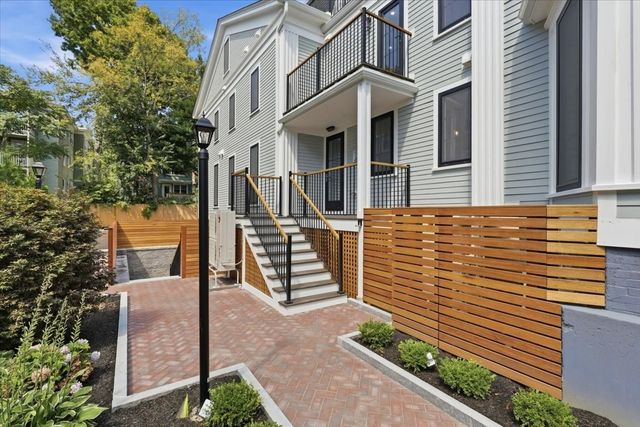 305 Chestnut Ave 5, Boston, MA 02130