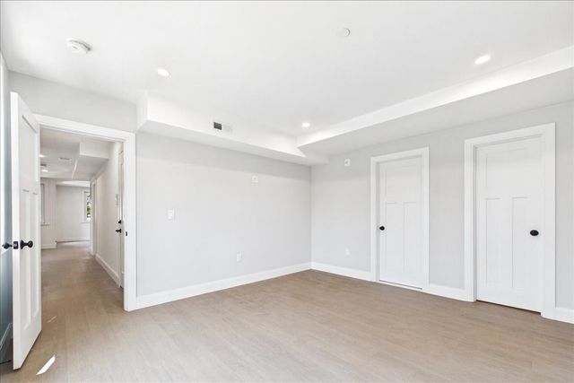 305 Chestnut Ave 5, Boston, MA 02130