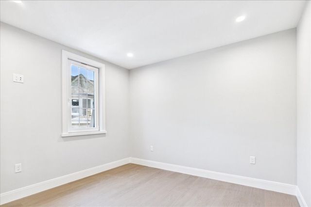 305 Chestnut Ave 5, Boston, MA 02130