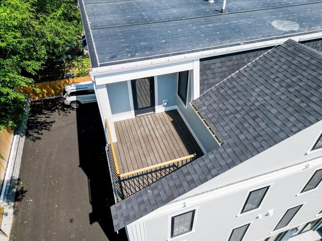 305 Chestnut Ave 5, Boston, MA 02130