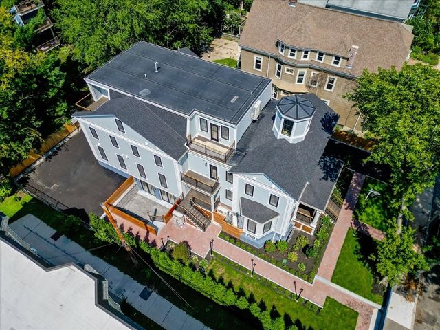 305 Chestnut Ave 5, Boston, MA 02130