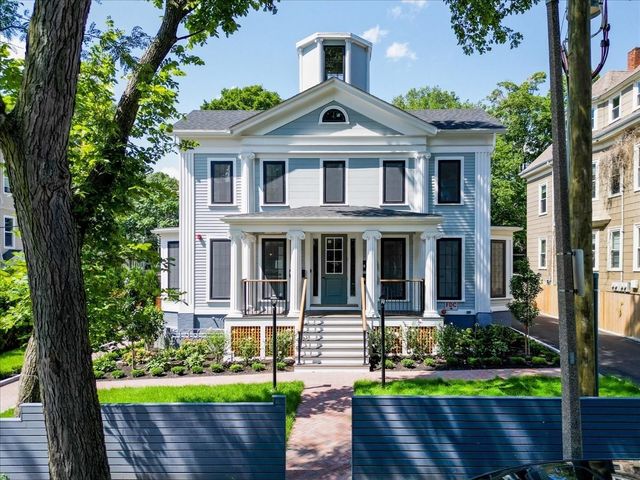305 Chestnut Ave 5, Boston, MA 02130