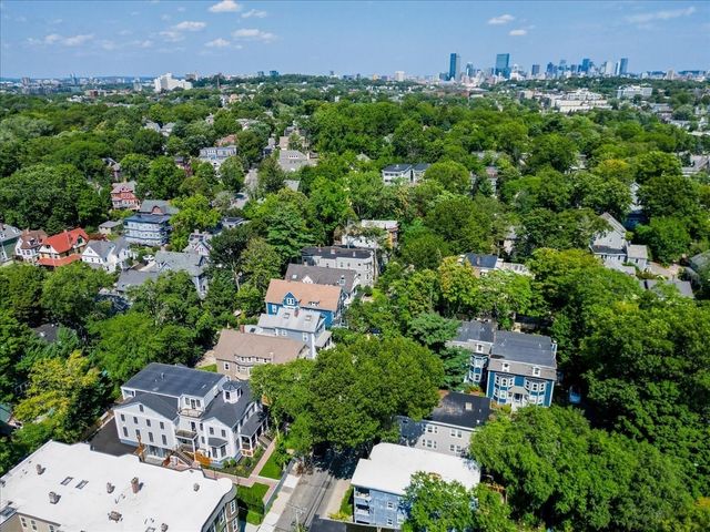 305 Chestnut Ave 5, Boston, MA 02130