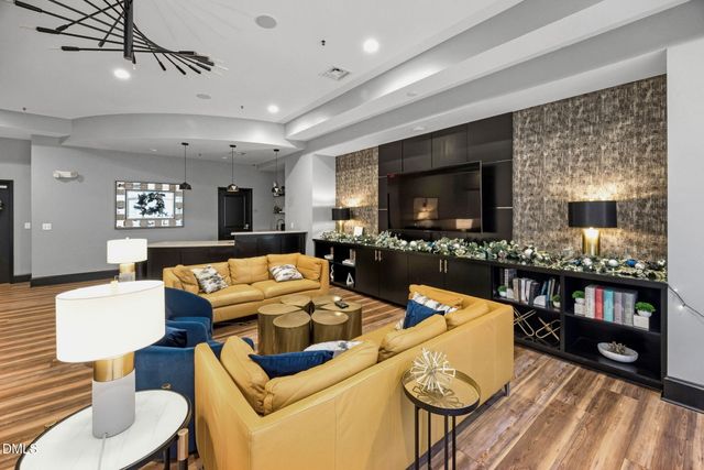 222 Glenwood Avenue 607, Raleigh, NC 27603