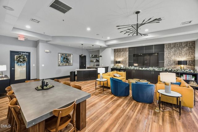 222 Glenwood Avenue 607, Raleigh, NC 27603