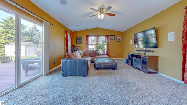915 Deer Run, Mt Pleasant, MI 48858