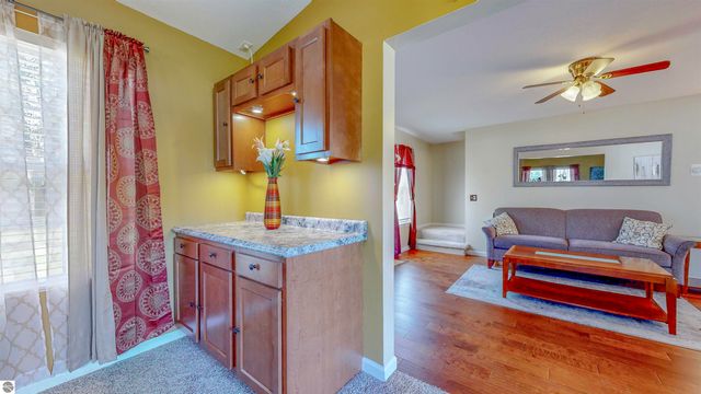 915 Deer Run, Mt Pleasant, MI 48858
