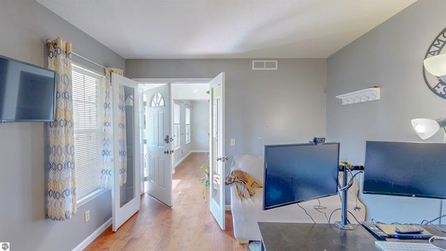 915 Deer Run, Mt Pleasant, MI 48858