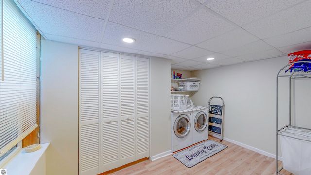 915 Deer Run, Mt Pleasant, MI 48858