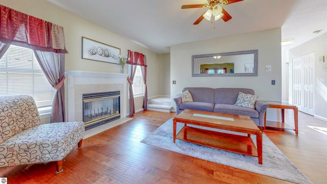 915 Deer Run, Mt Pleasant, MI 48858