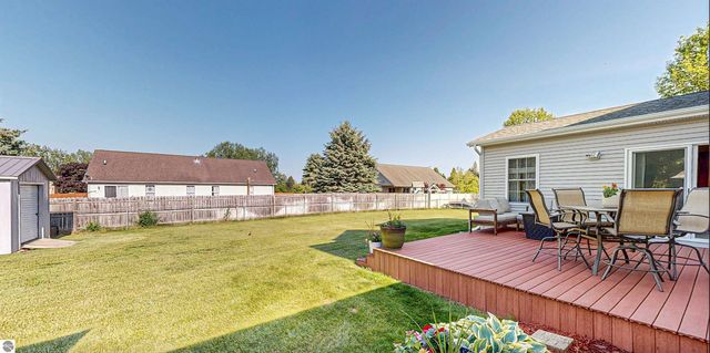 915 Deer Run, Mt Pleasant, MI 48858