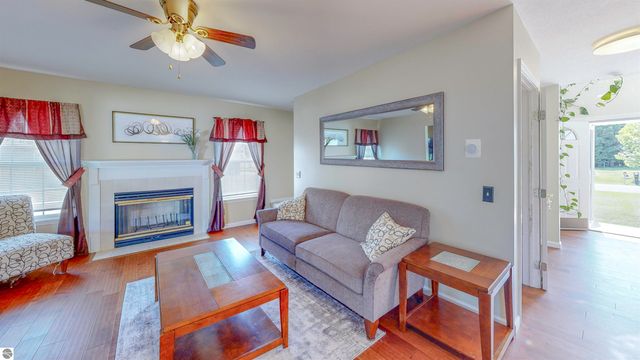 915 Deer Run, Mt Pleasant, MI 48858