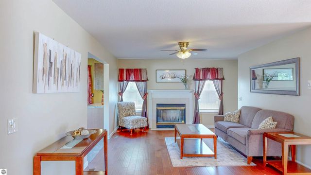 915 Deer Run, Mt Pleasant, MI 48858