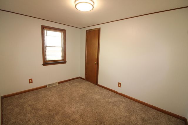 6300 60th Avenue N, Crystal, MN 55428