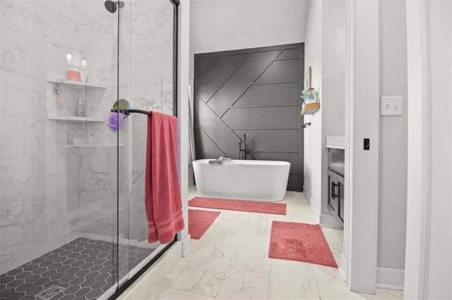 904 NW Lindenwood Drive, Grain Valley, MO 64029